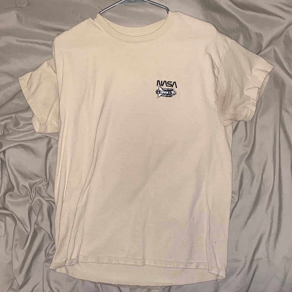Men’s T-Shirt Color:beige Size: Large NASA